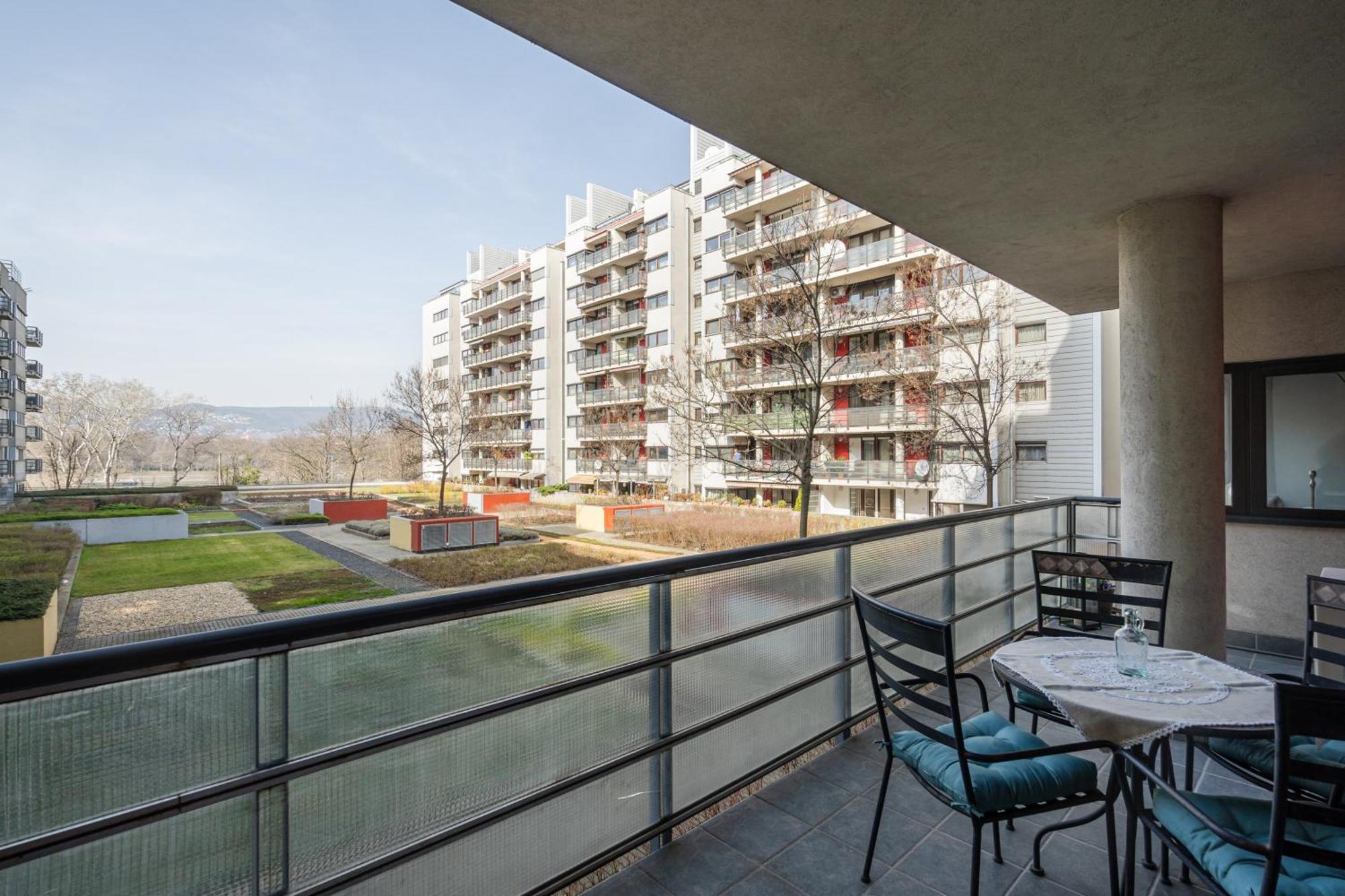 Heart And Soul Apartment